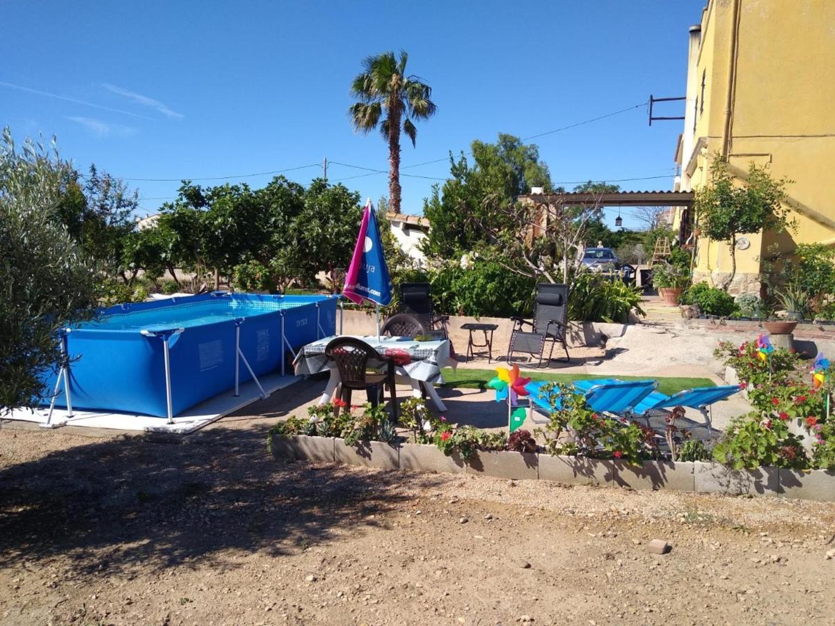 ל'אמפולה Alojamiento Rural Masia Valldeperez מראה חיצוני תמונה