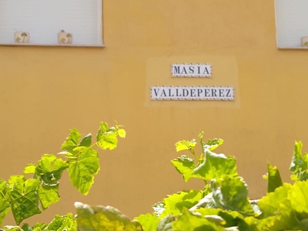 ל'אמפולה Alojamiento Rural Masia Valldeperez מראה חיצוני תמונה
